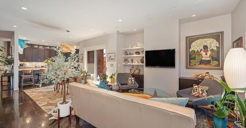 2210 Blues Aly, Sacramento, CA 95816 Photo