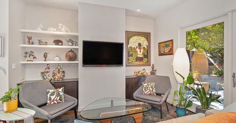 2210 Blues Aly, Sacramento, CA 95816 Photo