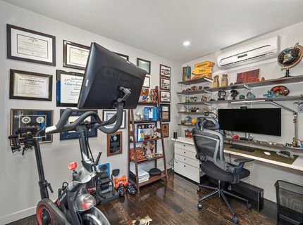 2210 Blues Aly, Sacramento, CA 95816 Photo