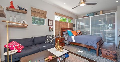 2210 Blues Aly, Sacramento, CA 95816 Photo
