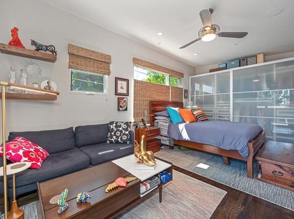 2210 Blues Aly, Sacramento, CA 95816 Photo