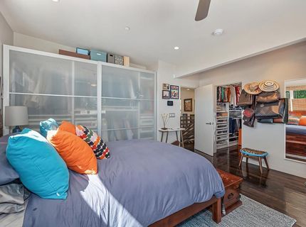 2210 Blues Aly, Sacramento, CA 95816 Photo