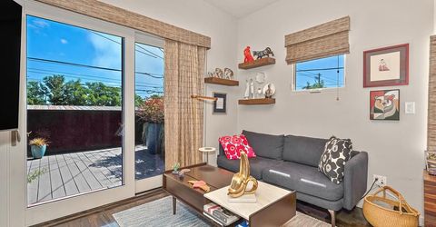 2210 Blues Aly, Sacramento, CA 95816 Photo