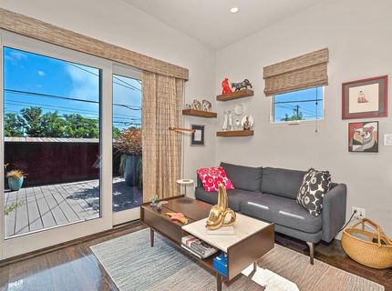 2210 Blues Aly, Sacramento, CA 95816 Photo