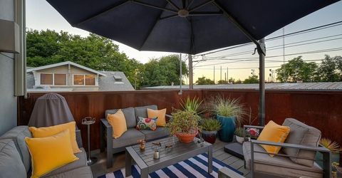 2210 Blues Aly, Sacramento, CA 95816 Photo