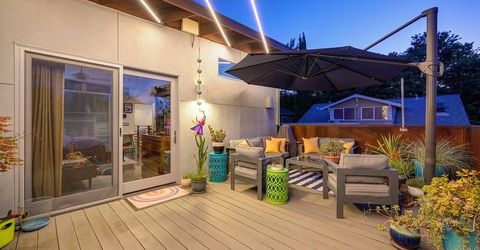 2210 Blues Aly, Sacramento, CA 95816 Photo