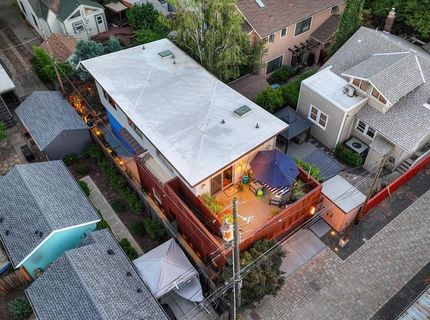 2210 Blues Aly, Sacramento, CA 95816 Photo