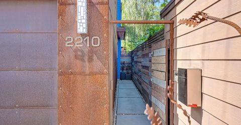 2210 Blues Aly, Sacramento, CA 95816 Photo