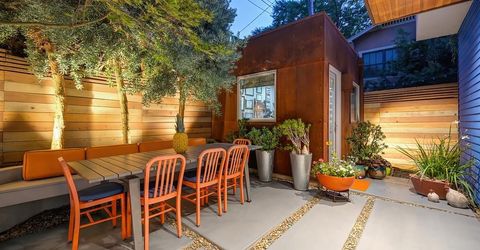 2210 Blues Aly, Sacramento, CA 95816 Photo