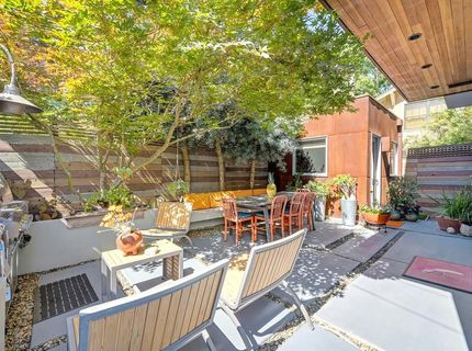 2210 Blues Aly, Sacramento, CA 95816 Photo
