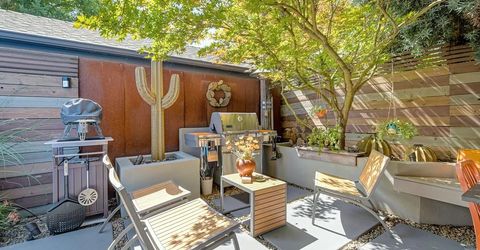 2210 Blues Aly, Sacramento, CA 95816 Photo