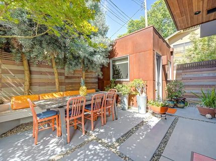 2210 Blues Aly, Sacramento, CA 95816 Photo