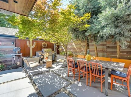 2210 Blues Aly, Sacramento, CA 95816 Photo