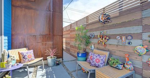 2210 Blues Aly, Sacramento, CA 95816 Photo