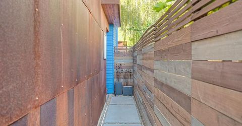 2210 Blues Aly, Sacramento, CA 95816 Photo