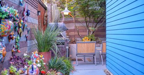2210 Blues Aly, Sacramento, CA 95816 Photo