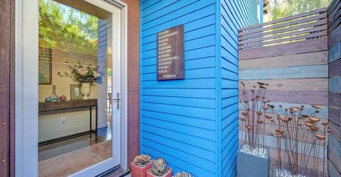 2210 Blues Aly, Sacramento, CA 95816 Photo