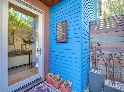 2210 Blues Aly, Sacramento, CA 95816 Photo