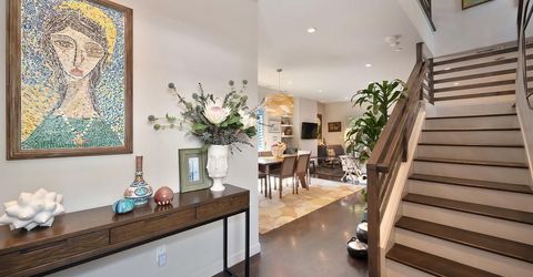 2210 Blues Aly, Sacramento, CA 95816 Photo