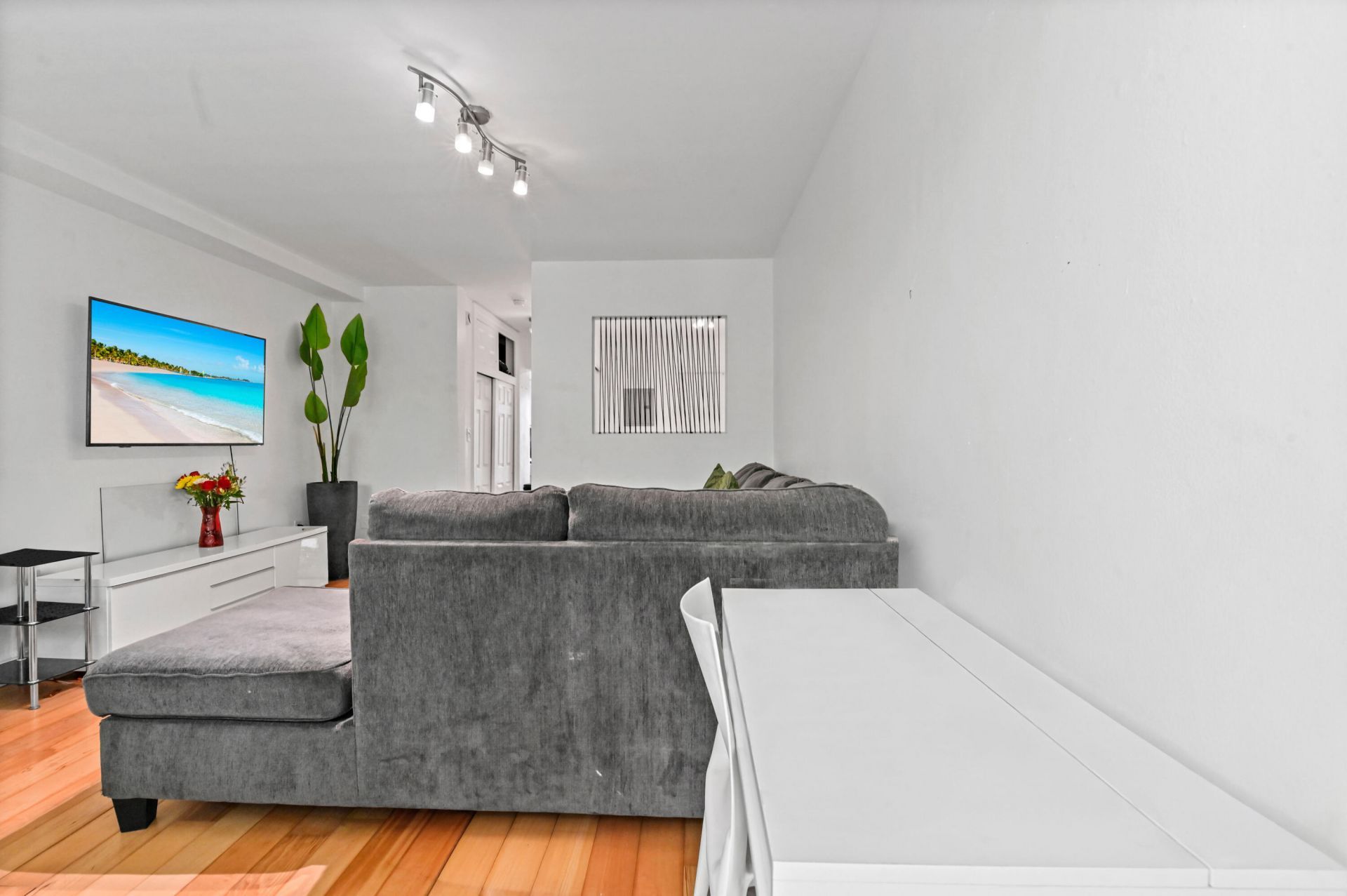 1035 Meridian Avenue, Unit 5, Miami Beach, FL 33139 Photo