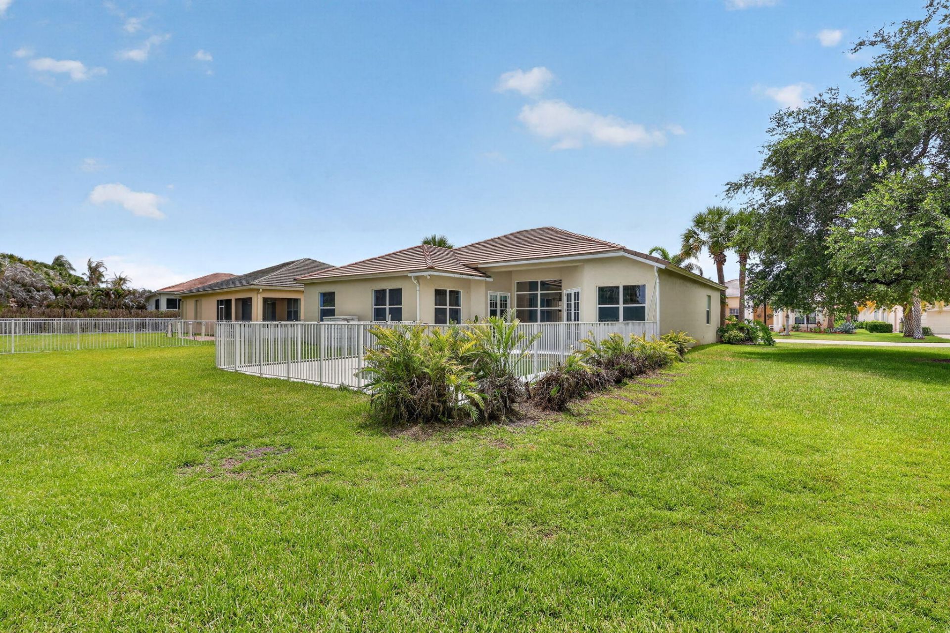 505 SW Lake Manatee Way, Port Saint Lucie, FL 34986 Photo