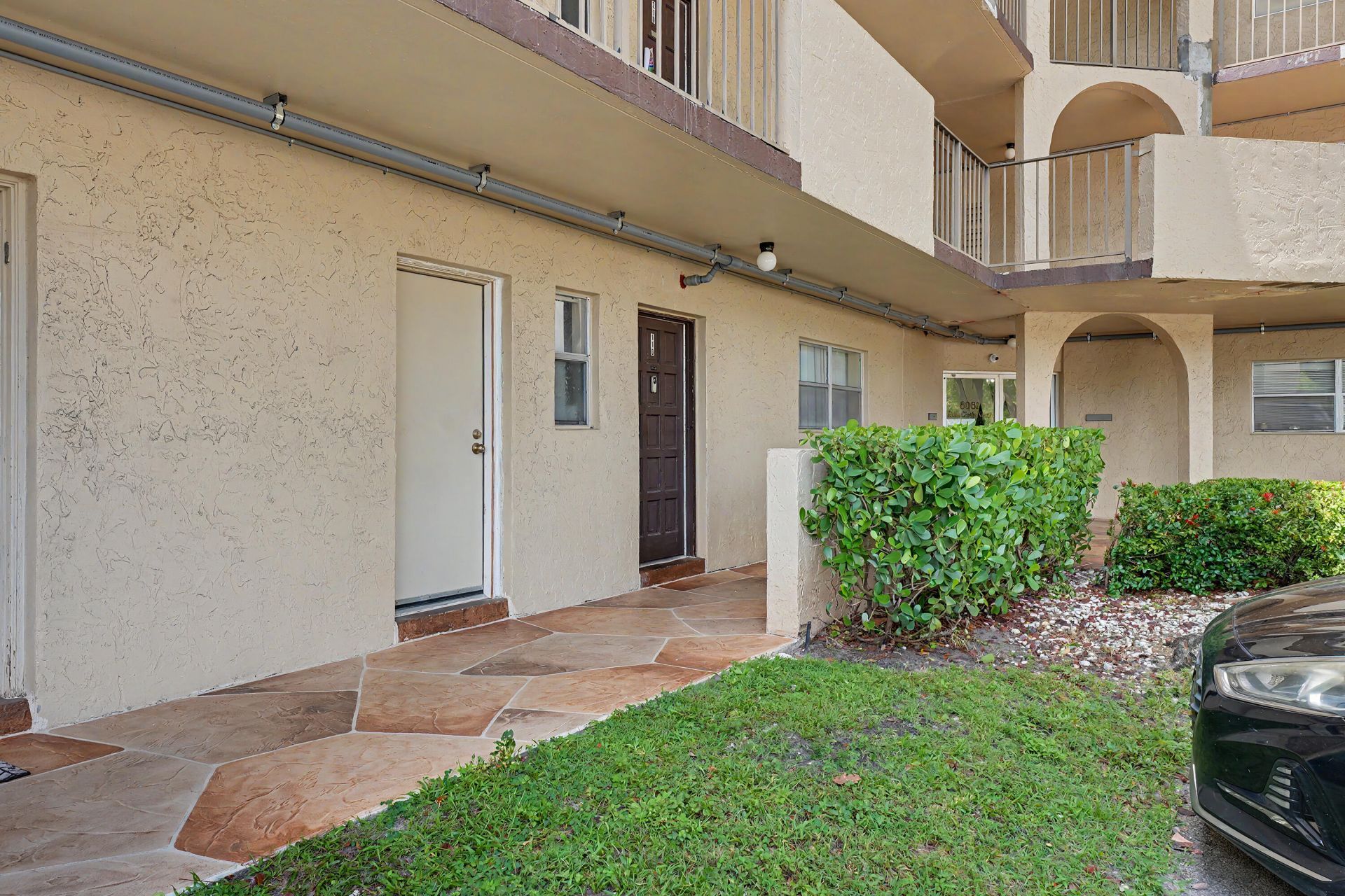6061 N Falls Cir, Unit 110, Lauderhill, FL 33319 Photo