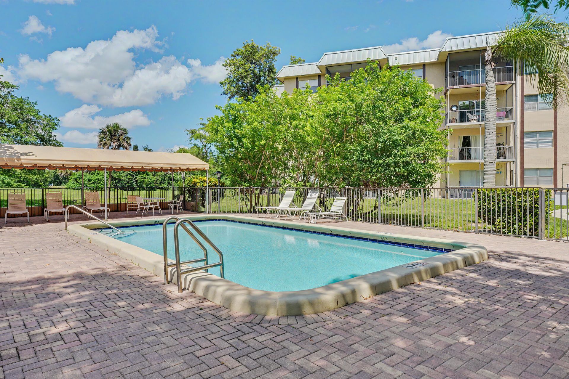 6061 N Falls Cir, Unit 110, Lauderhill, FL 33319 Photo