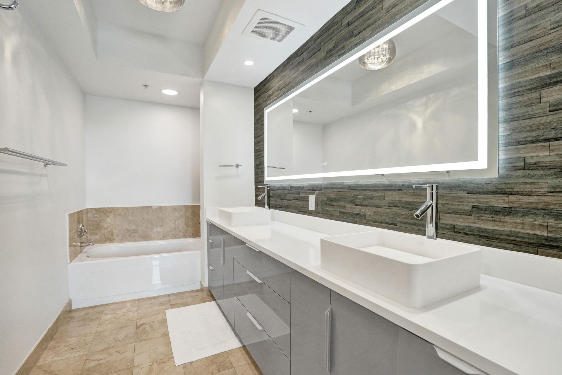 315 NE 3rd Avenue, Unit 1206, Fort Lauderdale, FL 33301 Photo