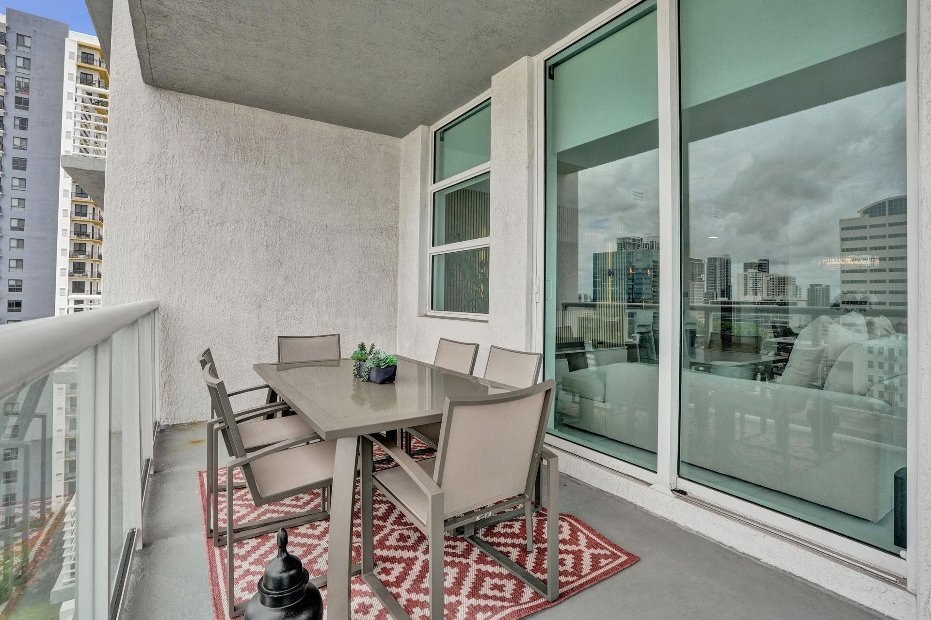 315 NE 3rd Avenue, Unit 1206, Fort Lauderdale, FL 33301 Photo