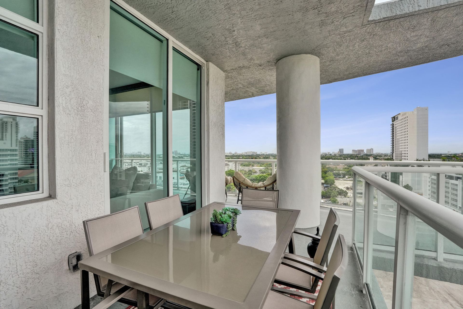 315 NE 3rd Avenue, Unit 1206, Fort Lauderdale, FL 33301 Photo
