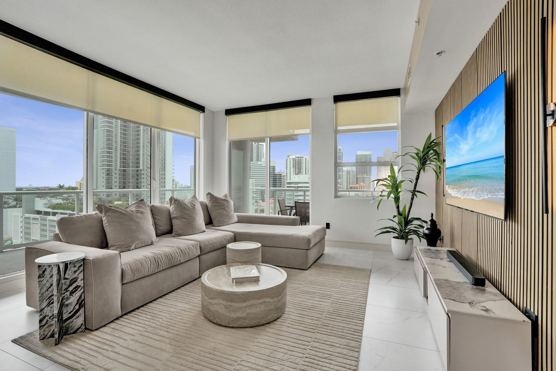 315 NE 3rd Avenue, Unit 1206, Fort Lauderdale, FL 33301 Photo