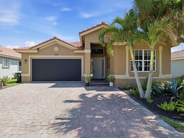 2165 SW Newport Isles Boulevard, Port St. Lucie, FL 34953