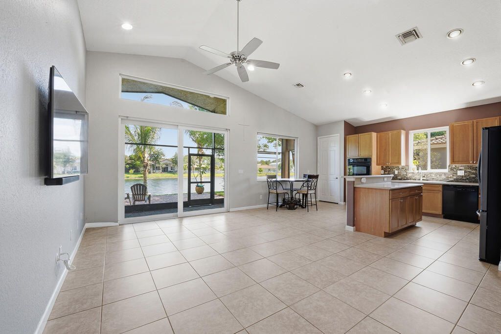 2165 SW Newport Isles Boulevard, Port Saint Lucie, FL 34953 Photo