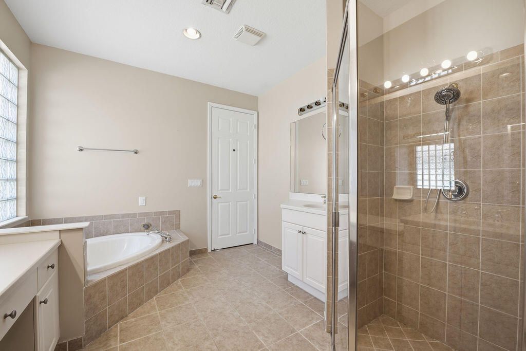 2165 SW Newport Isles Boulevard, Port Saint Lucie, FL 34953 Photo