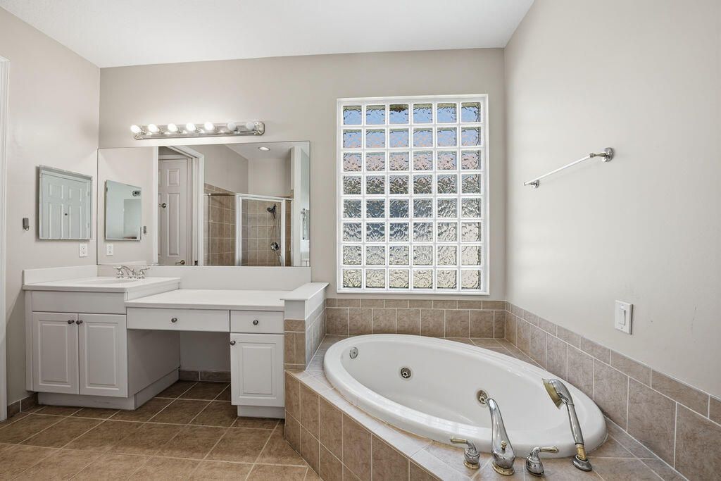 2165 SW Newport Isles Boulevard, Port Saint Lucie, FL 34953 Photo