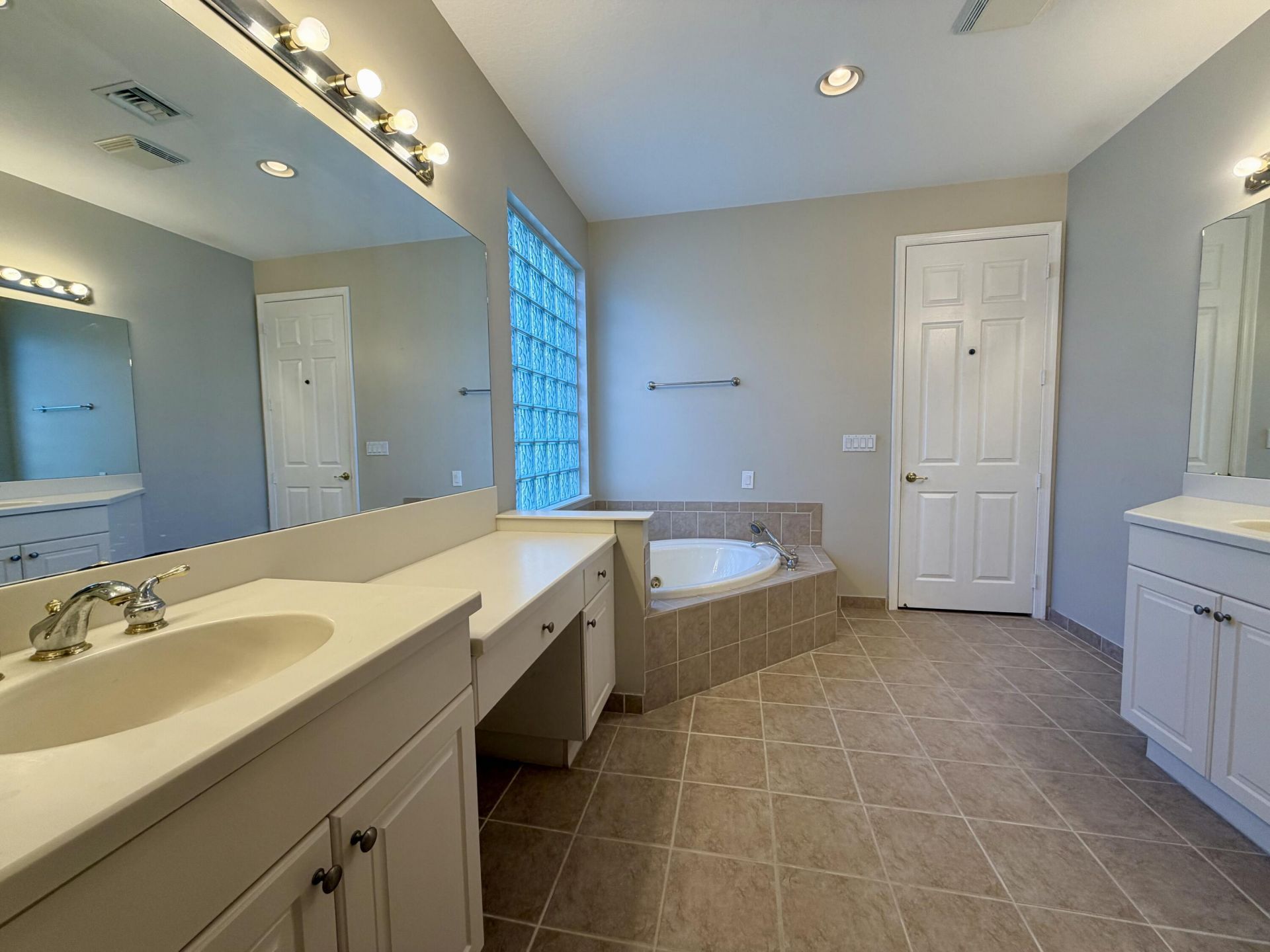 2165 SW Newport Isles Boulevard, Port Saint Lucie, FL 34953 Photo