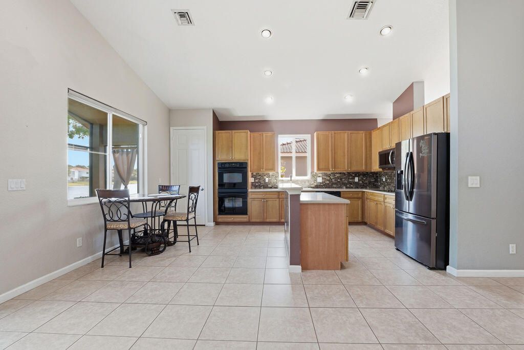 2165 SW Newport Isles Boulevard, Port Saint Lucie, FL 34953 Photo