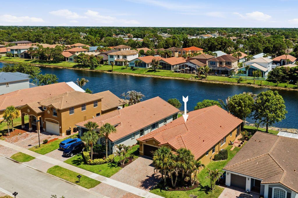 2165 SW Newport Isles Boulevard, Port Saint Lucie, FL 34953 Photo