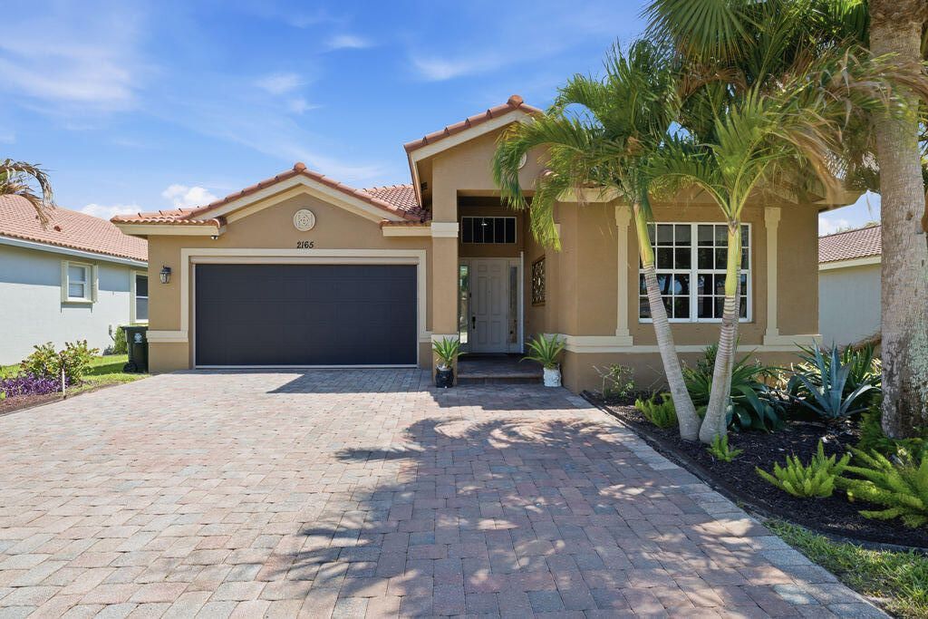 2165 SW Newport Isles Boulevard, Port Saint Lucie, FL 34953 Photo
