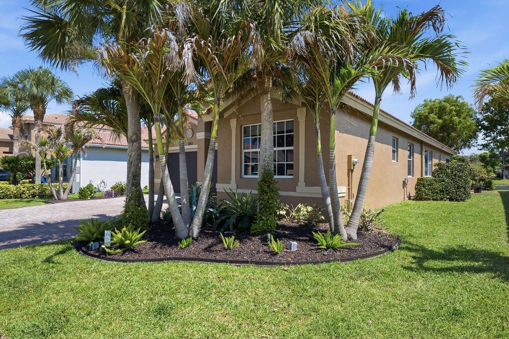2165 SW Newport Isles Boulevard, Port Saint Lucie, FL 34953 Photo