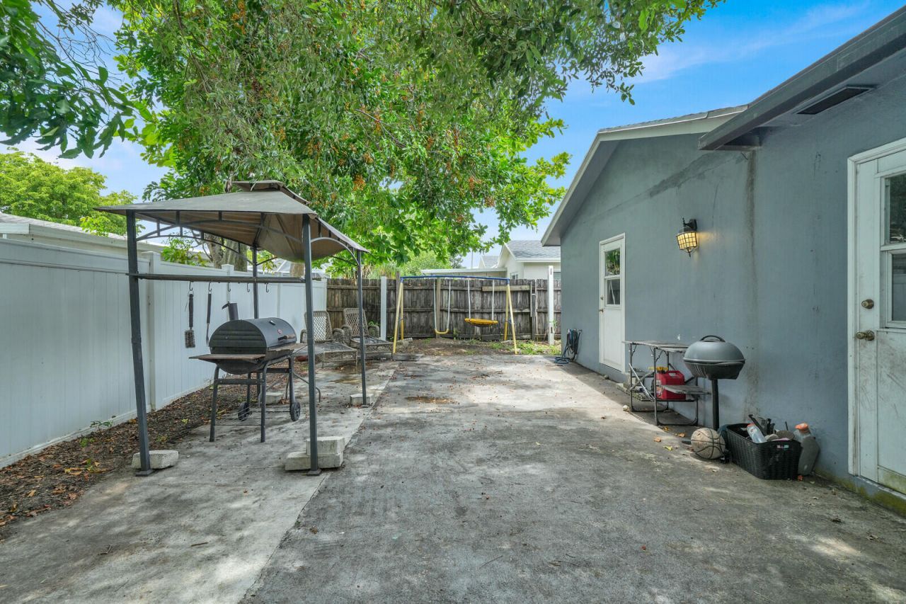 9599 SW 13th Place, Boca Raton, FL 33428 Photo