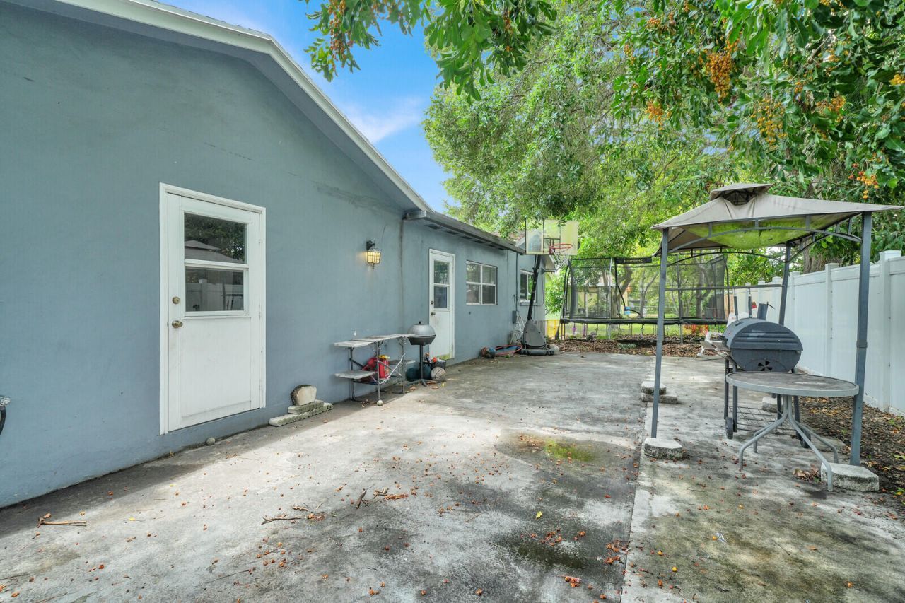 9599 SW 13th Place, Boca Raton, FL 33428 Photo