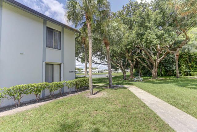 1010 Green Pine Boulevard, Unit E1, West Palm Beach, FL 33409 Photo