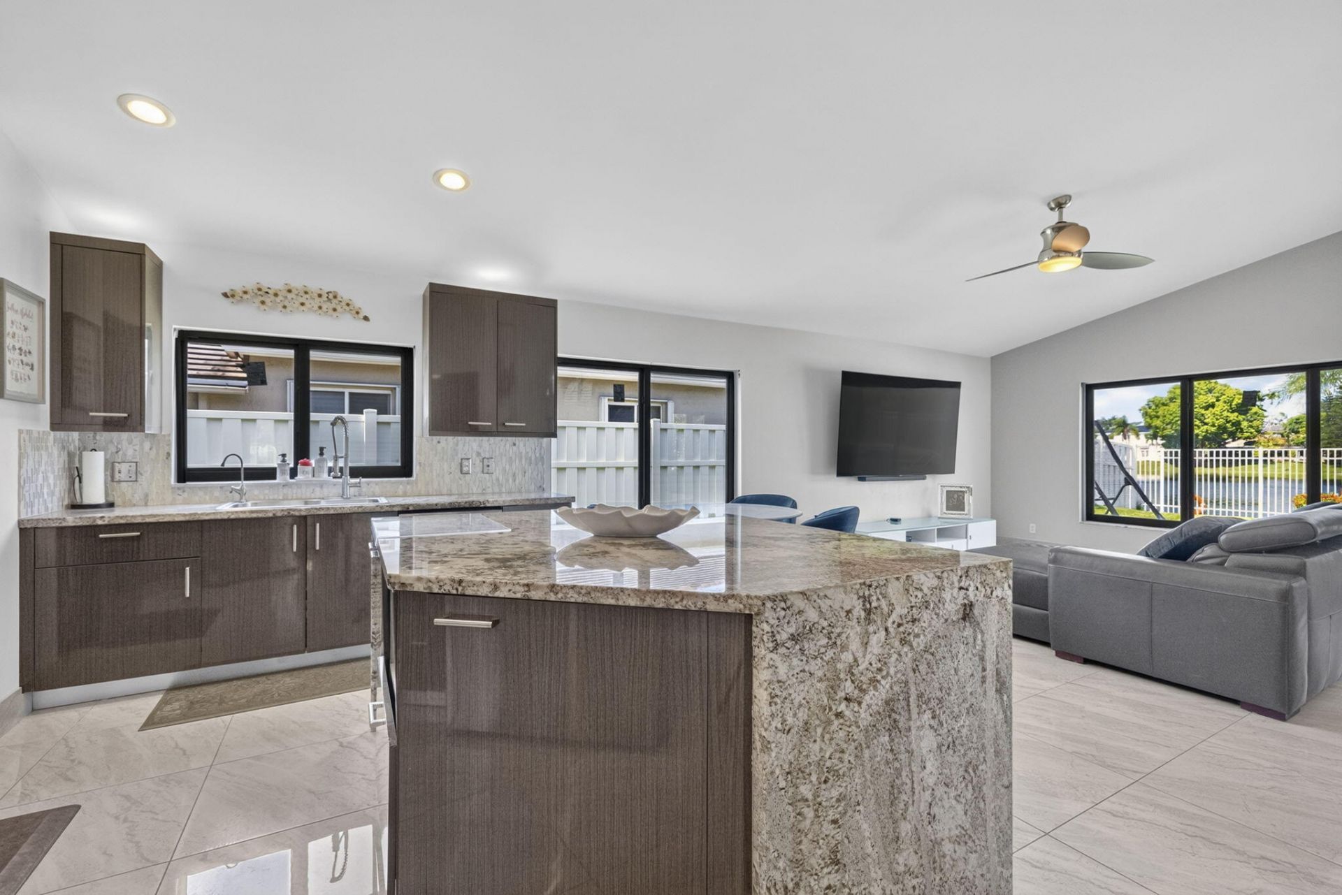 912 NW 132nd Avenue, Sunrise, FL 33325 Photo