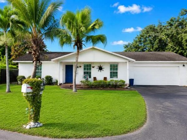 7460 SW 42nd Place, Davie, FL 33314