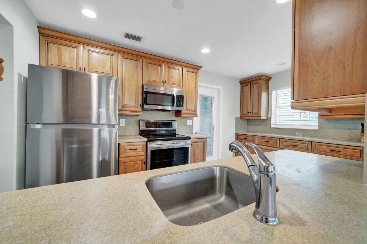 714 SW 16th Street, Boynton Beach, FL 33426 Photo