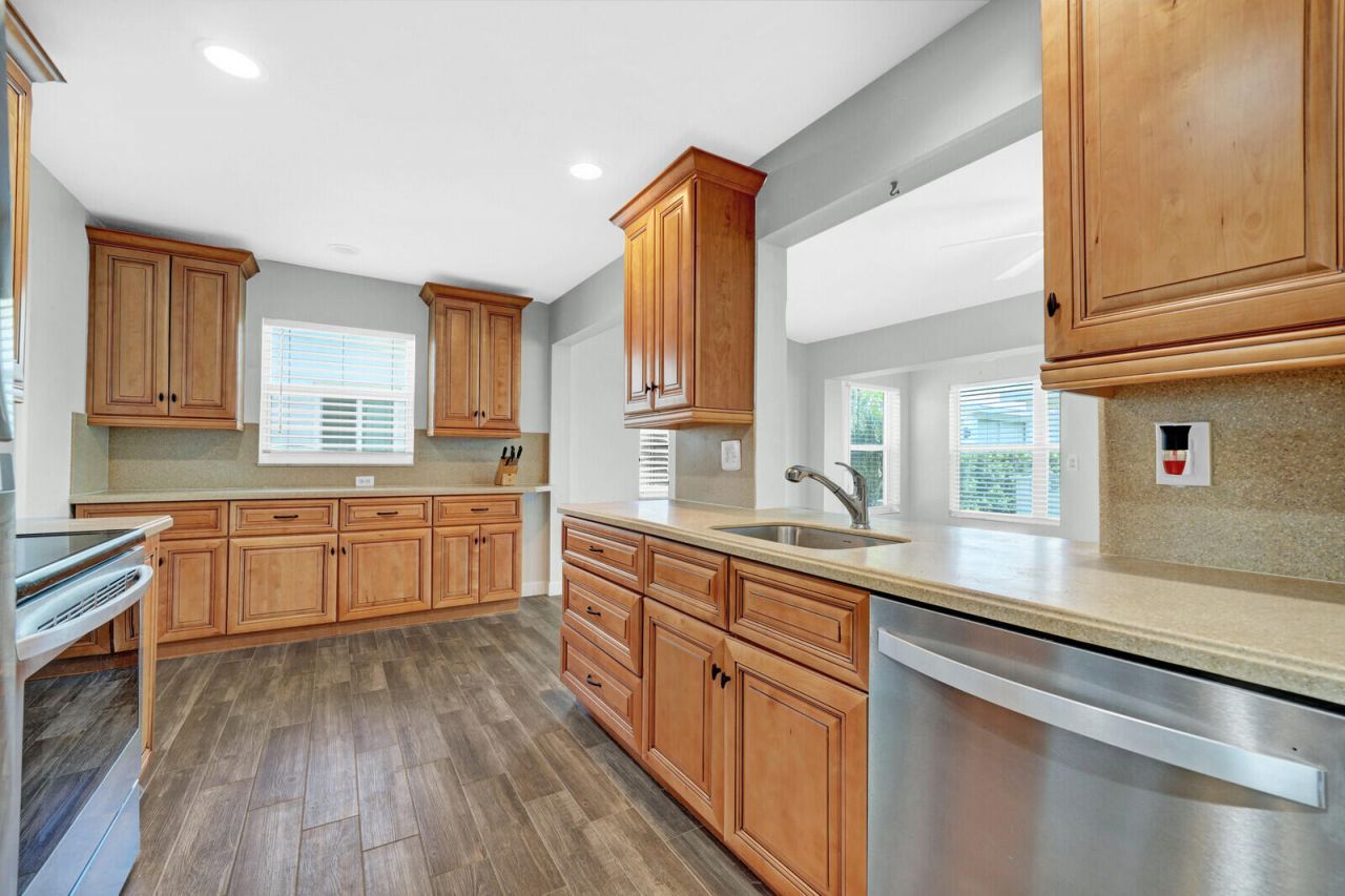 714 SW 16th Street, Boynton Beach, FL 33426 Photo