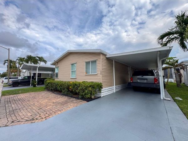 120 Plantation Boulevard, Unit 120, Greenacres, FL 33467