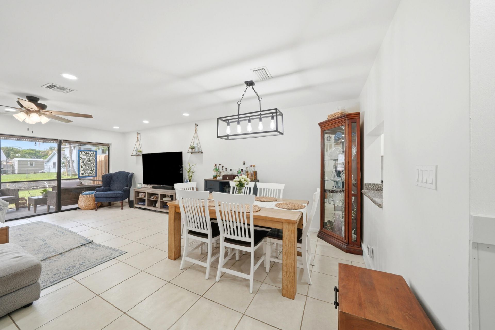 4737 NW 82nd Avenue, Unit 1207, Lauderhill, FL 33351 Photo