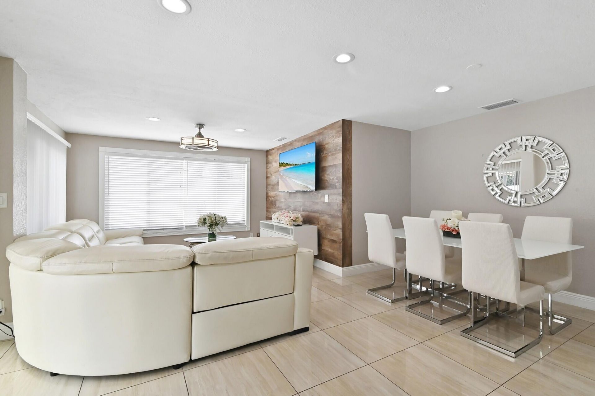124 Davis Road, Palm Springs, FL 33461 Photo